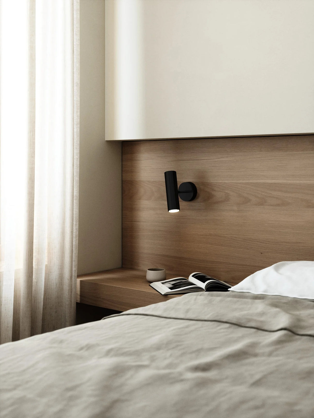 MIB Wall Light