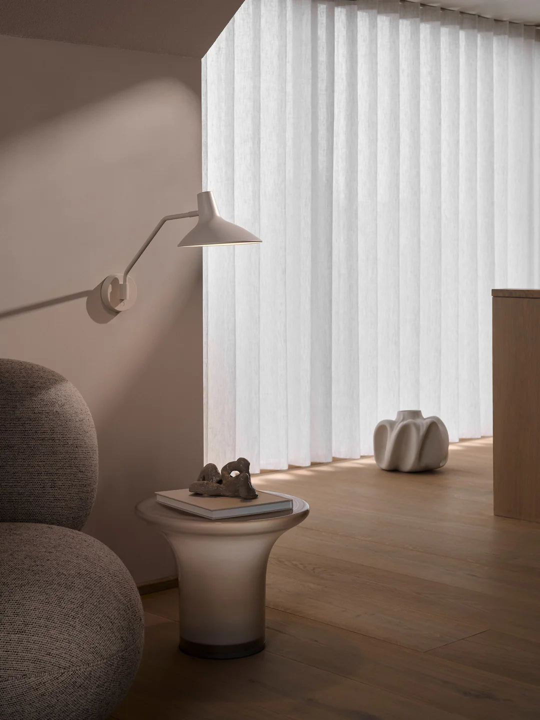 Darci Wall Light