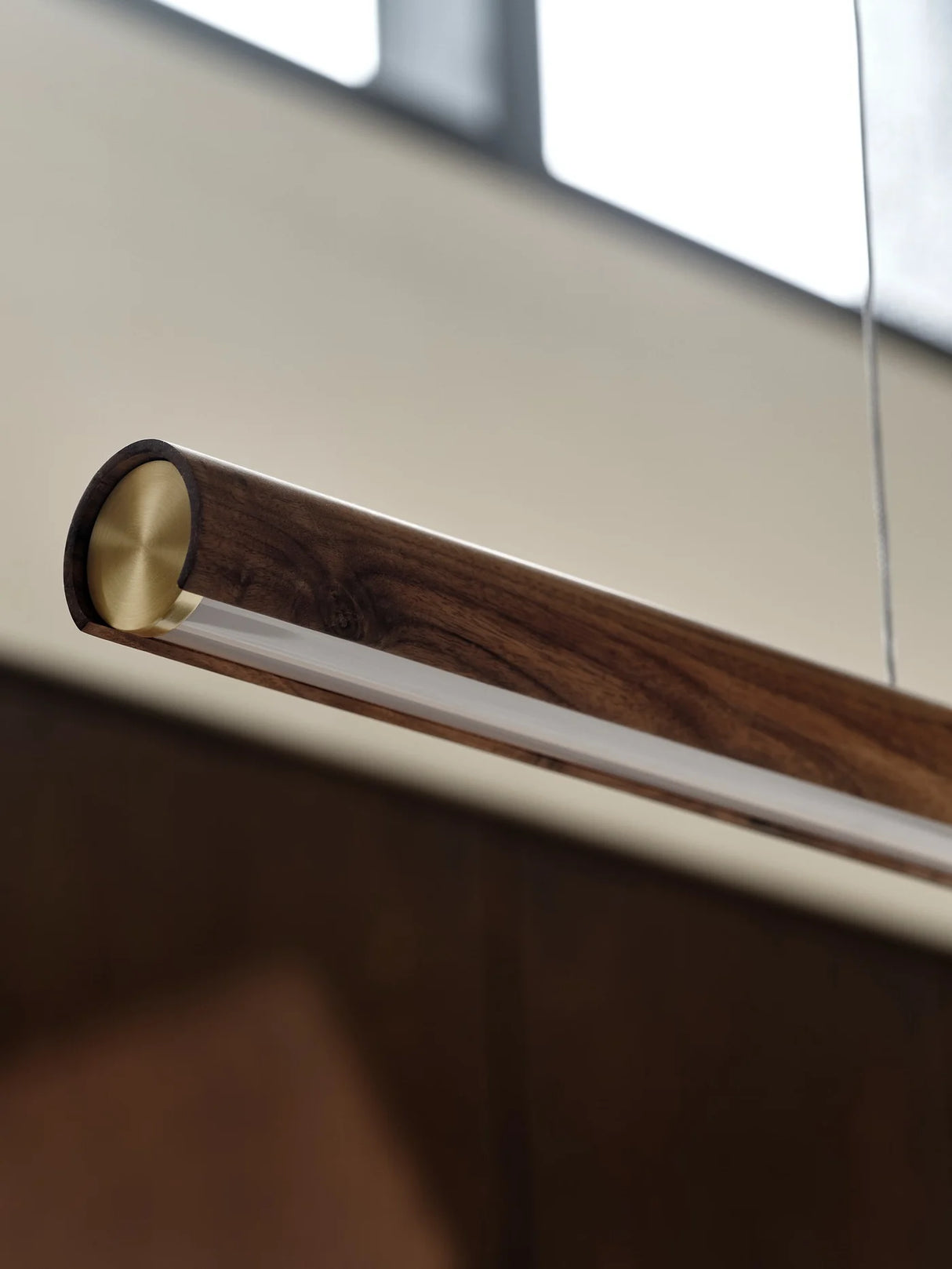 Akeno Linear Pendant