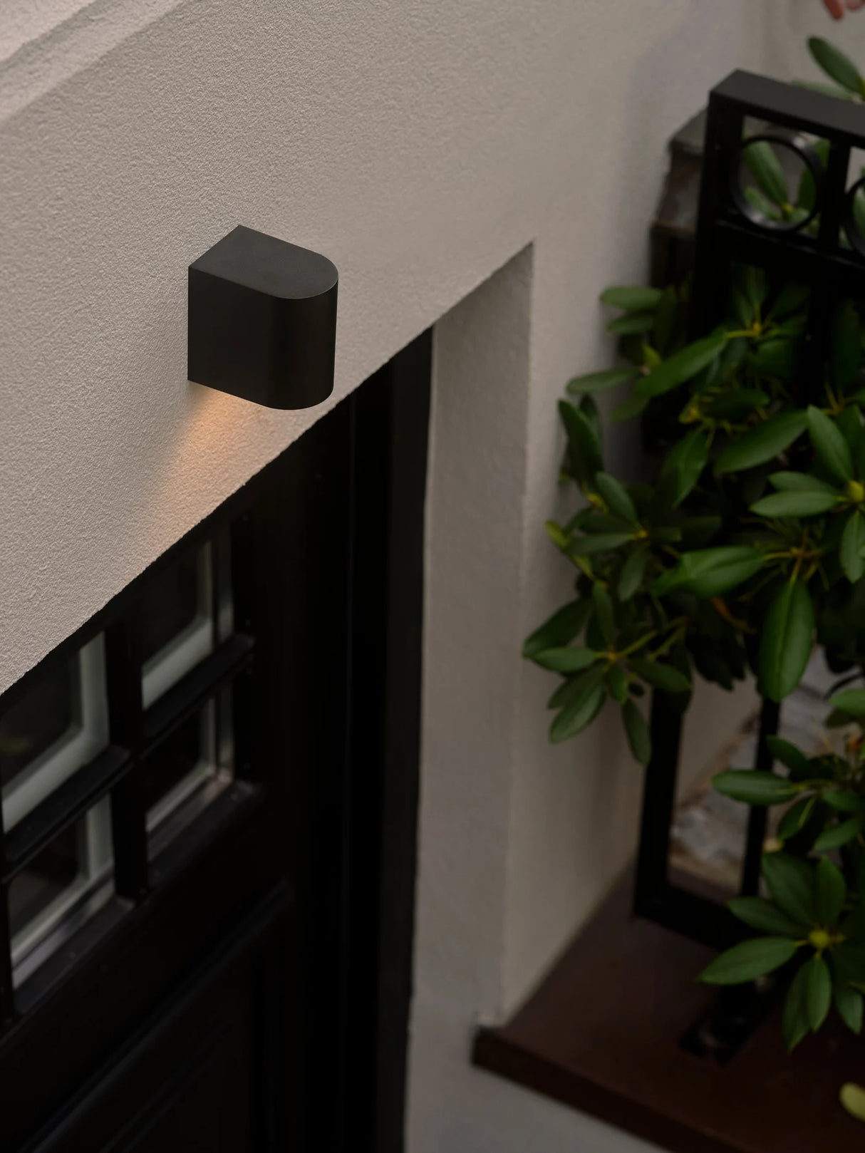 Dion Single Wall Light
