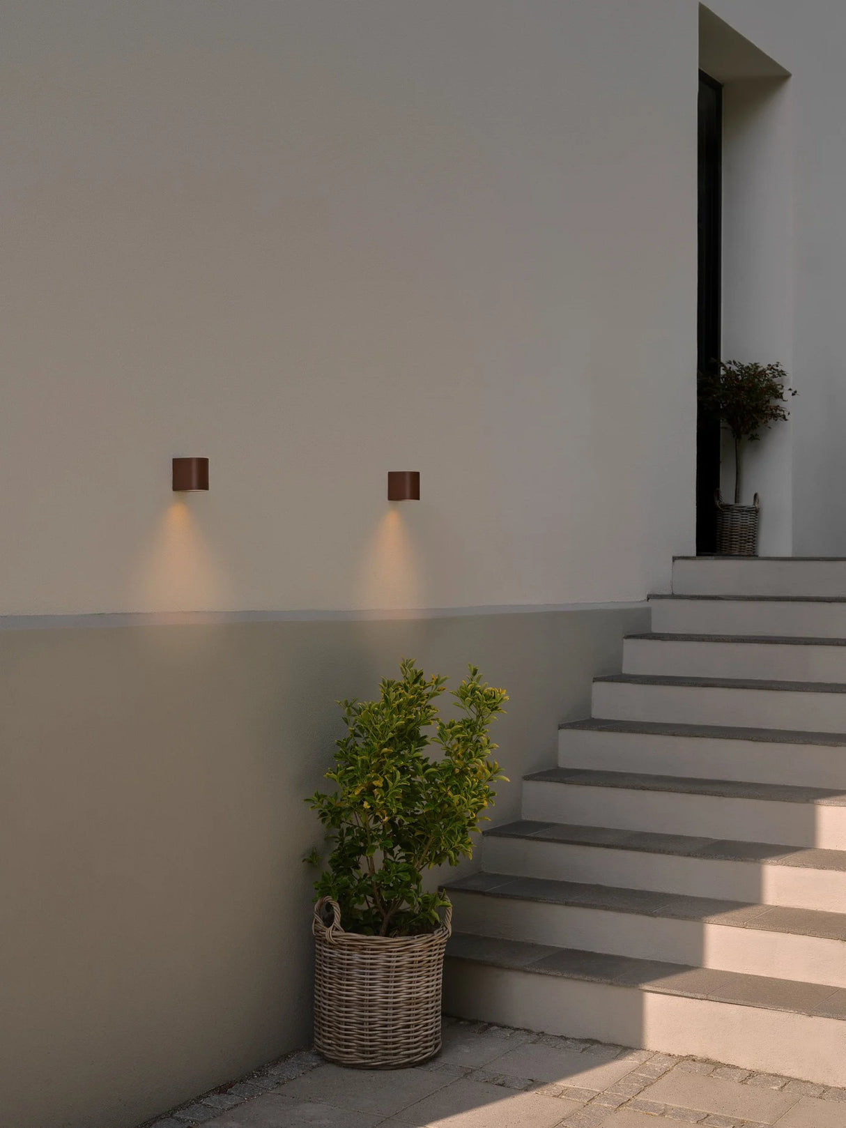 Dion Single Wall Light