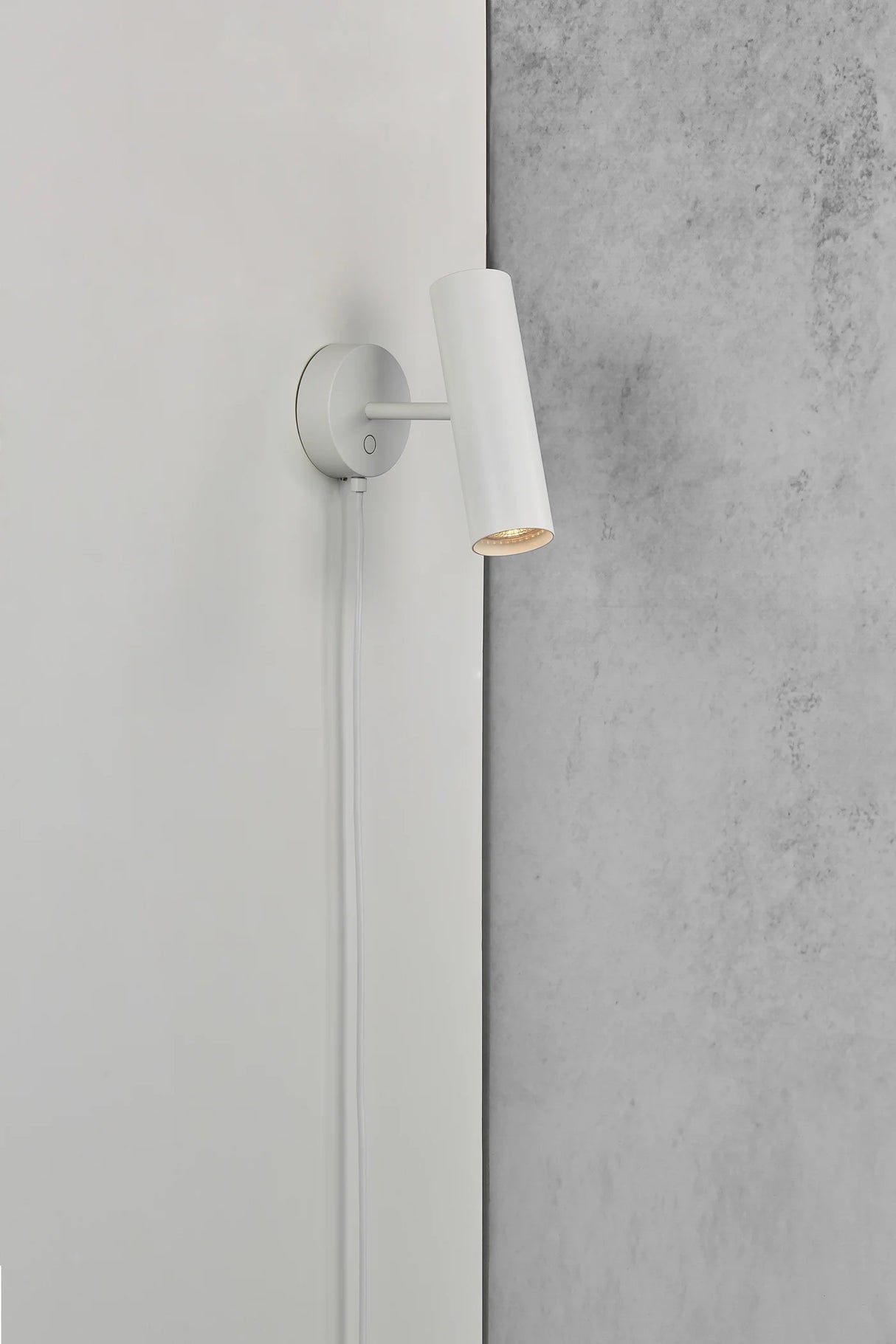 MIB Wall Light