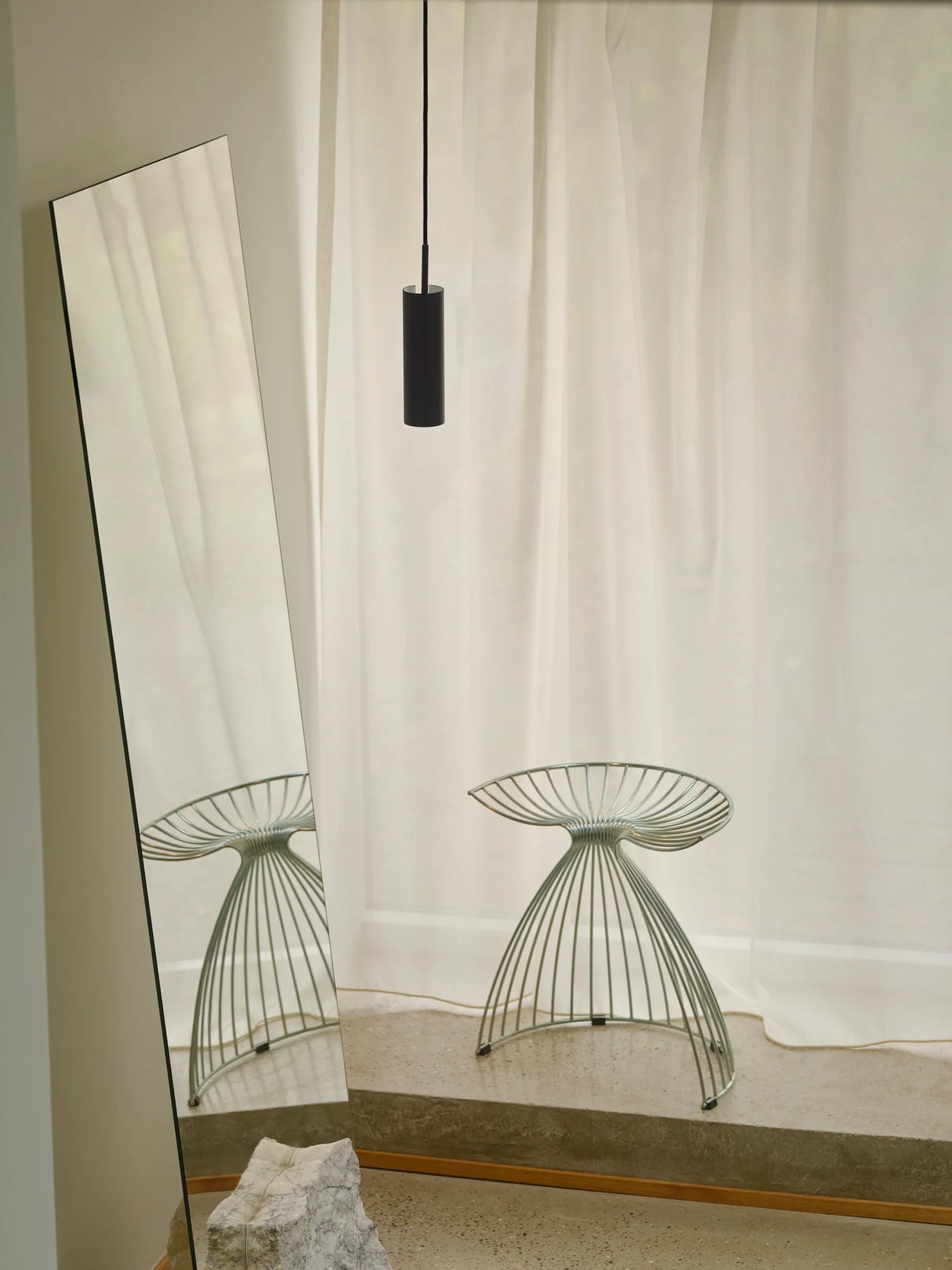 MIB Pendant Light