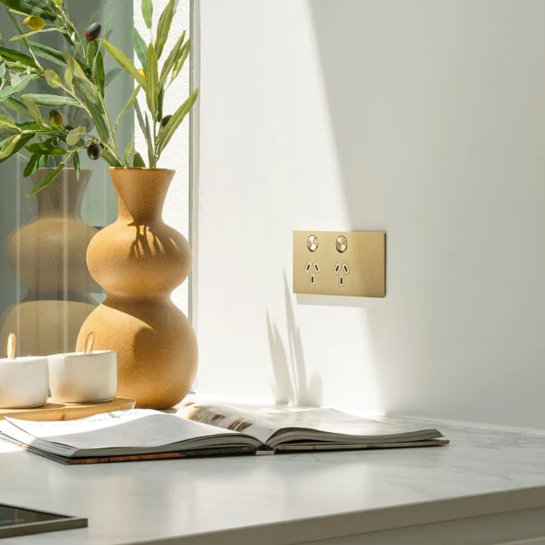 Solis T - Brushed Brass - Socket Collection