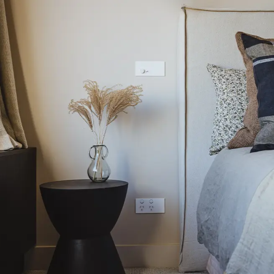 Solis - Zen White - Socket Collection