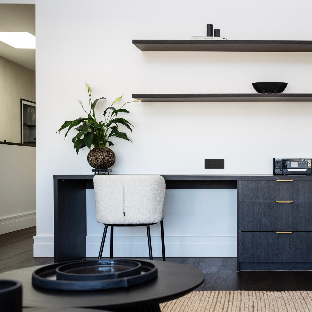 Solis T - Ebony Aluminium - Socket Collection