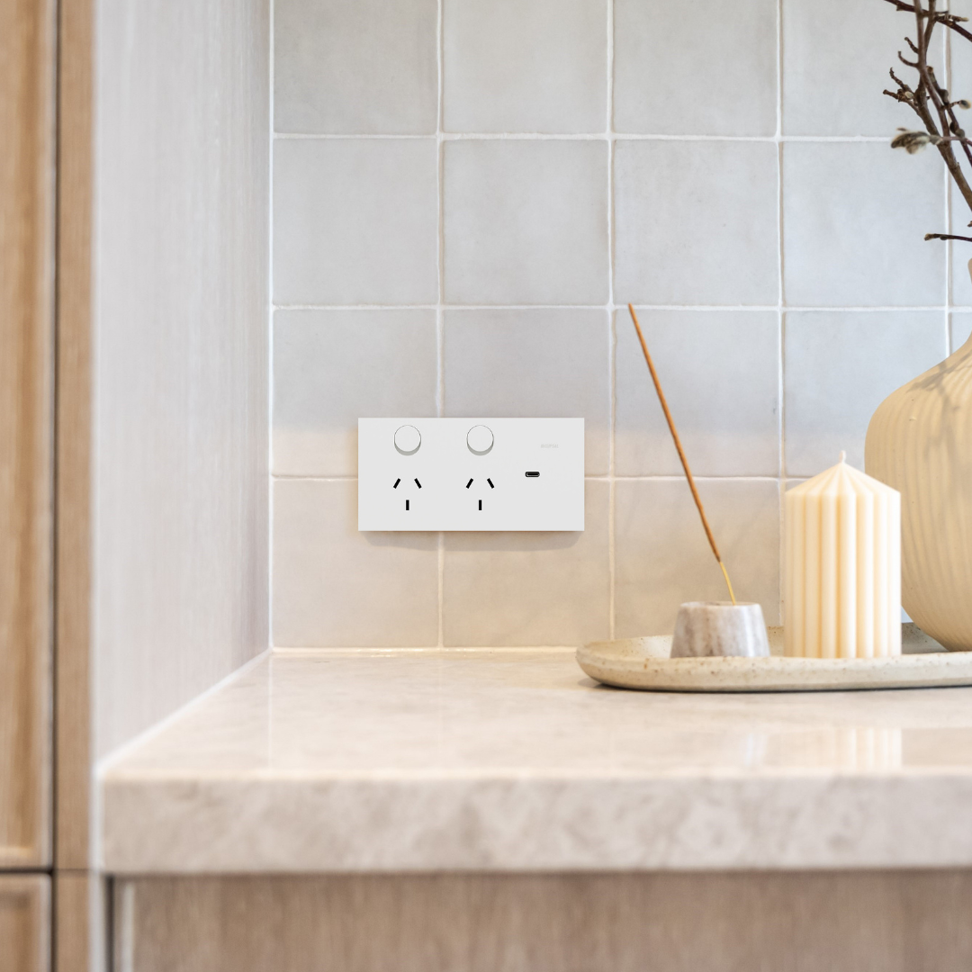 Solis - Zen White - Socket Collection