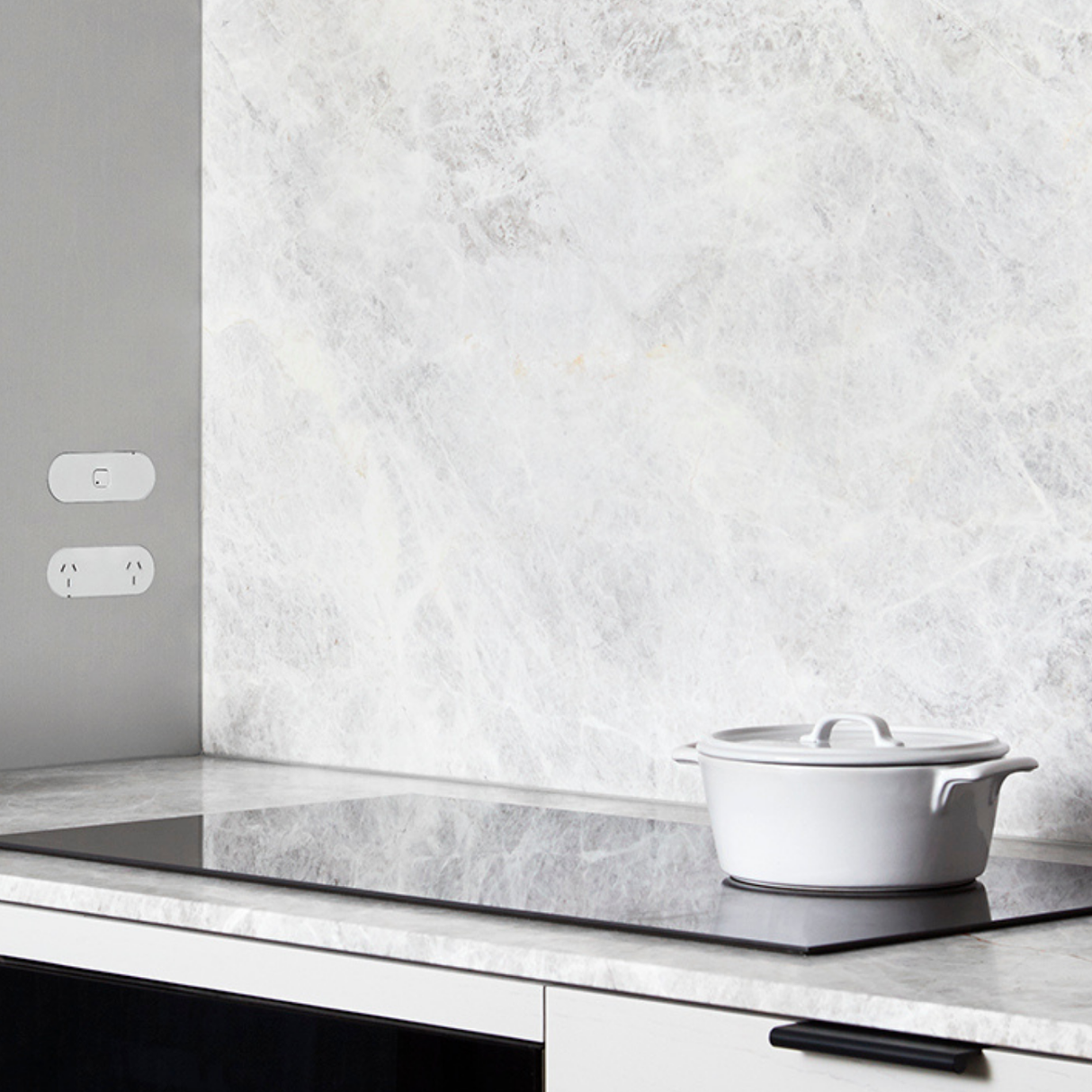 ZETR - 13 / Flush - Matte White Double Outlet